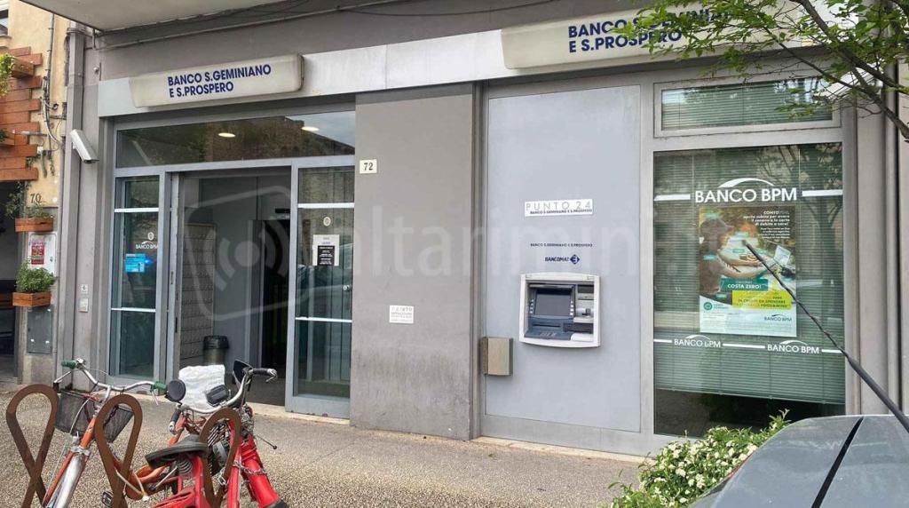 La banca in cui si è consumato il tentativo di rapina
