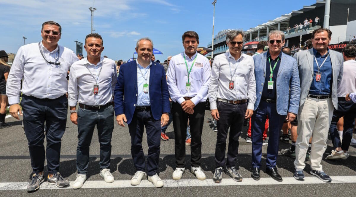Misano World Circuit e WorldSBK prolungano l’accordo per altri cinque anni - Da sinistra Luca Colaiacovo, Piccioni, Manghi, Lavilla, Albani, Copioli, Giuseppe Colaiacovo