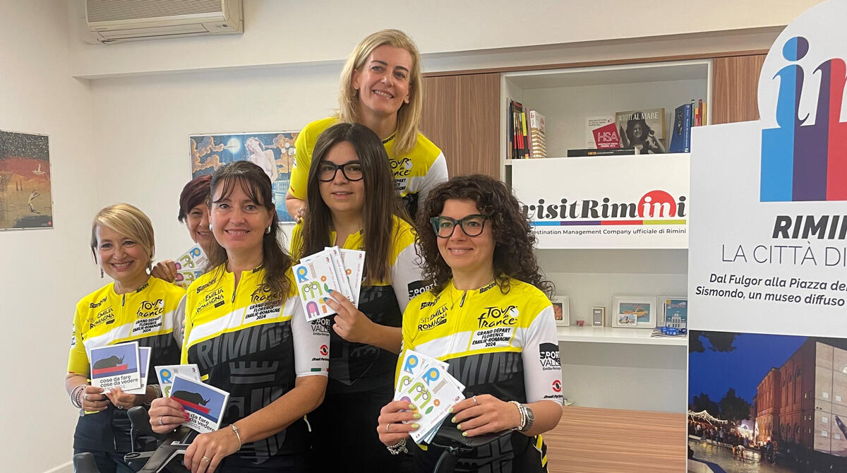 Tanti turisti per il Tour de France, Rimini lancia la nuova guida sulla città - 