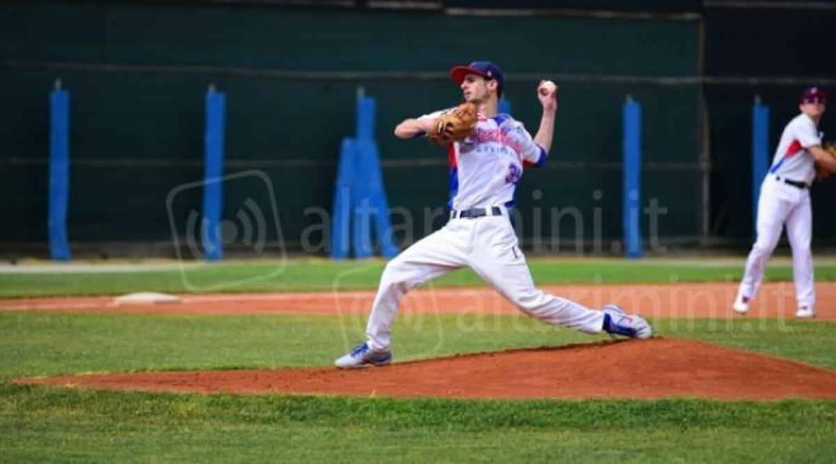 Baseball, in gara2 San Marino ha la meglio su Macerata (7-4) - Di Raffaele in azione