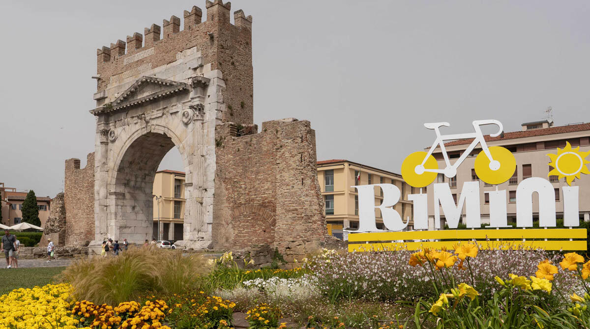 Rimini accoglie il Tour de France con due omaggi a Pantani - Rimini; 19/06/2024: Comune RN Uff Stampa, Tour de France, allestimenti ©Riccardo Gallini /GRPhoto