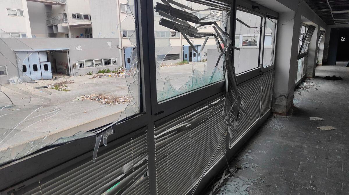 Addio degrado in via Bassi e recupero ex nuova Questura: "Restituiamo alto livello di qualità urbana" - Ex Questura di via Ugo Bassi