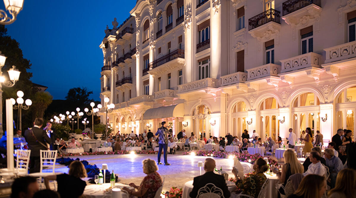 Cena stellata: l’ouverture de la Terrasse al Grand Hotel di Rimini inaugura l’estate 2024 - Le cene estive sulla del Grand Hotel di Rimini