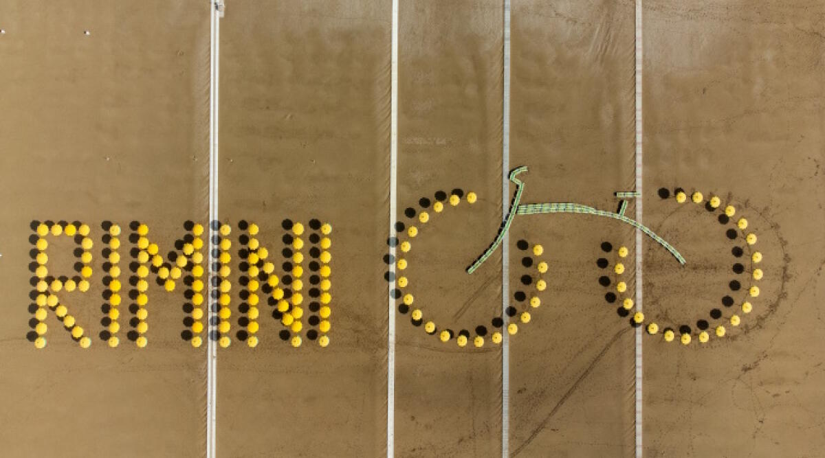 Tour de France a Rimini: la guida completa sulla viabilità. Tutte le vie chiuse e percorsi alternativi - Attesa per il Tour de France (repertorio)