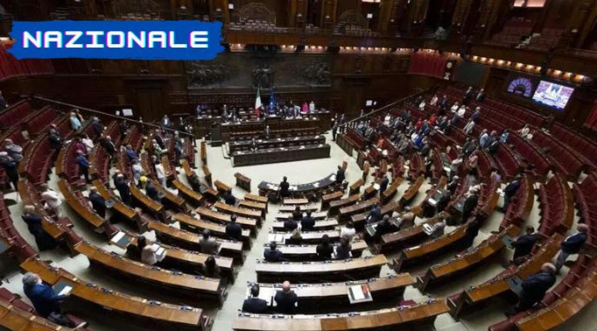 Caos alla Camera: scontro tra M5S e FI su Berlusconi, opposizioni in protesta -