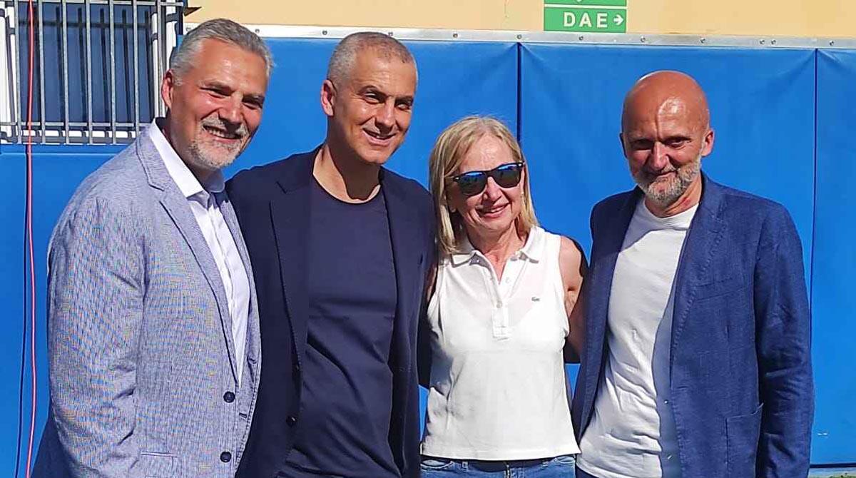 Festa di fine anno all'Ipsia Alberti: studenti premiati, annunciati nuovi corsi - Da sinistra: il professore Antonio Valli, il sindaco Jamil Sadegholvaad, Valli Antonio, Sindaco di Rimini Jamil Sadegholvaad, la Dirigente Scolastica Franca Berardi, il Dirigente Hera Rimini Roberto Fabbri