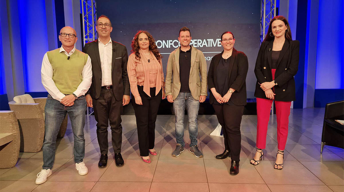 Candidati sindaco di Santarcangelo a confronto in tv con Confcooperative - Da sinistra Borghini, Berlati, Emanuela Magnani della Cooperativa CTS, Sacchetti, Mirca Renzetti di Confcoperative, la conduttrice Elisabetta Zandoli