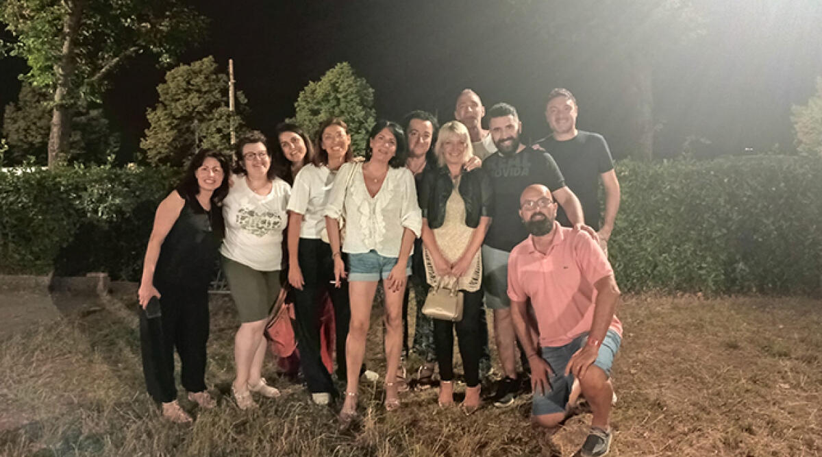 Dopo 30 anni si ritrovano per festeggiare il diploma - 