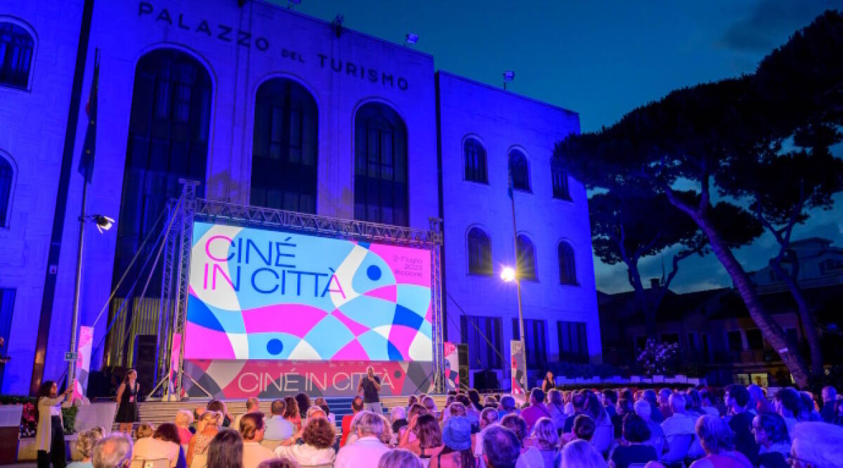 Ciné, al via proiezioni ed eventi, in arrivo 150 ragazzi e ragazze al Camp per imparare l’arte del cinema - Cinè in piazzale Ceccarini