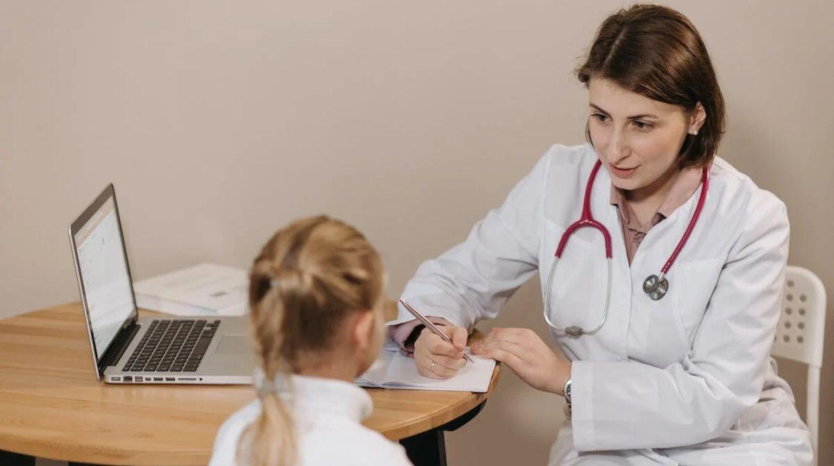 Difese immunitarie basse nei bambini: consigli pratici per prevenire i malanni stagionali -