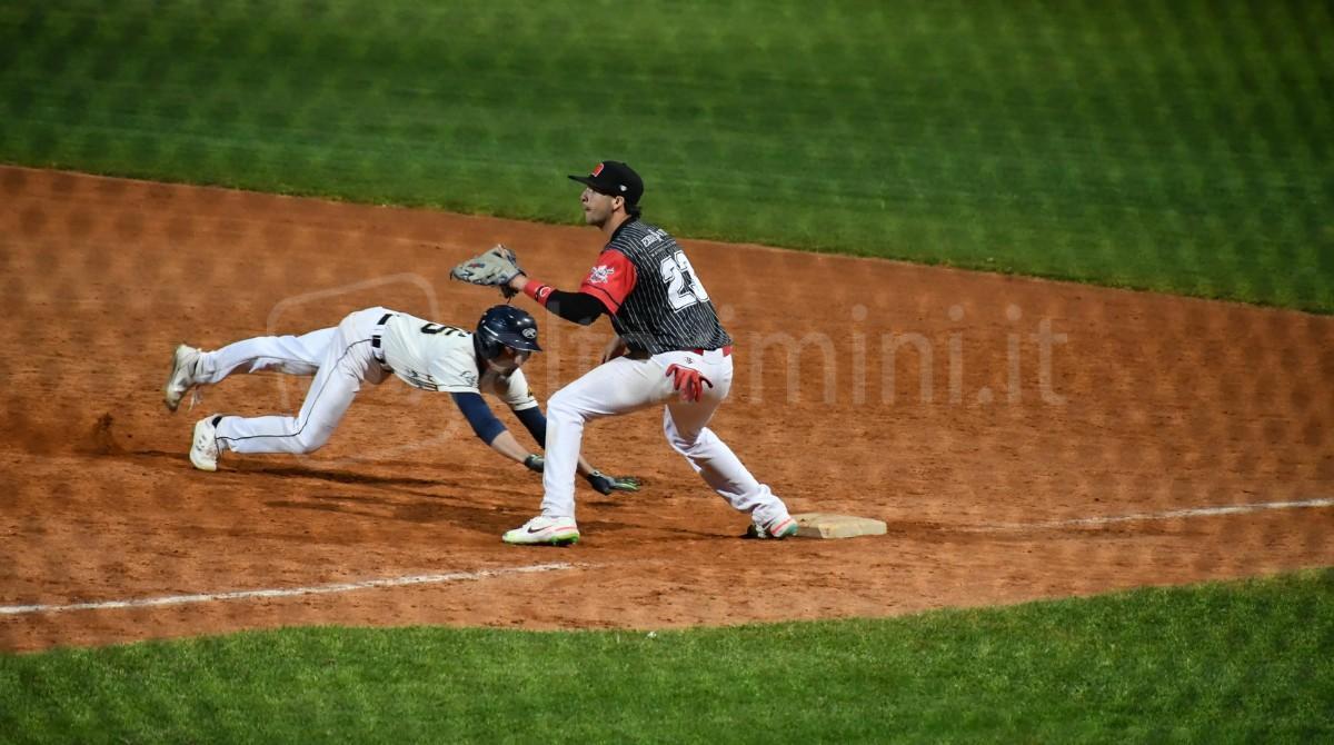 Baseball, Rimini cede contro la capolista Rovigo - Alejandro Chacon - ph Bonemei