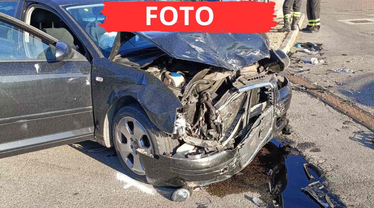 Scontro davanti al distributore, auto distrutte e tre feriti - PH BALLANTE