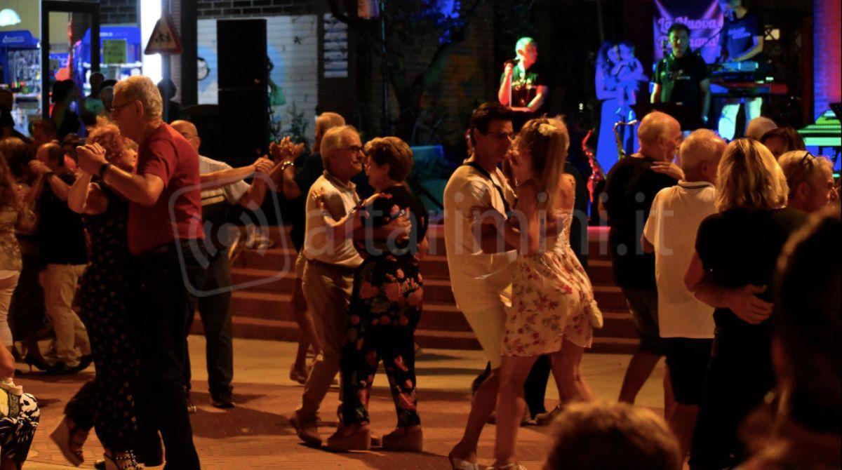 "Us Baila": Cattolica diventa una balera sotto le stelle - 
