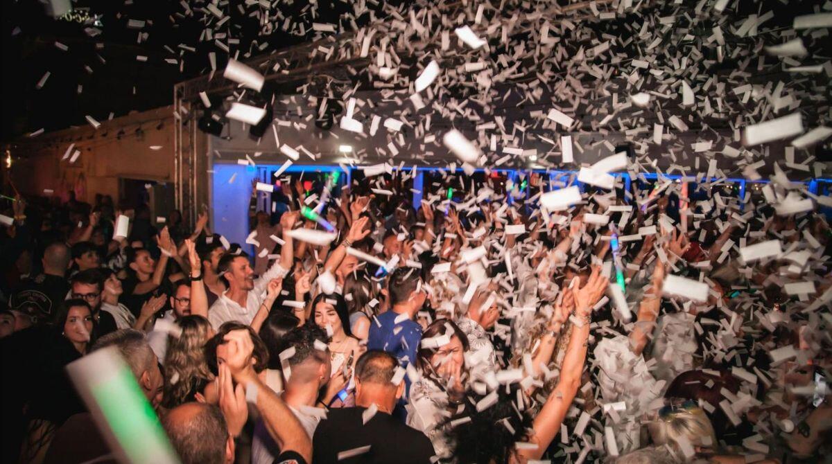 Una festa anni 2000 al Frontemare Top Club: "La prima e la più grande" -