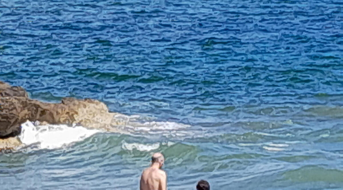 Bloccato sugli scogli, 74enne salvato dal marinaio di salvataggio - Gli scogli dove era rimasto bloccato il 74enne