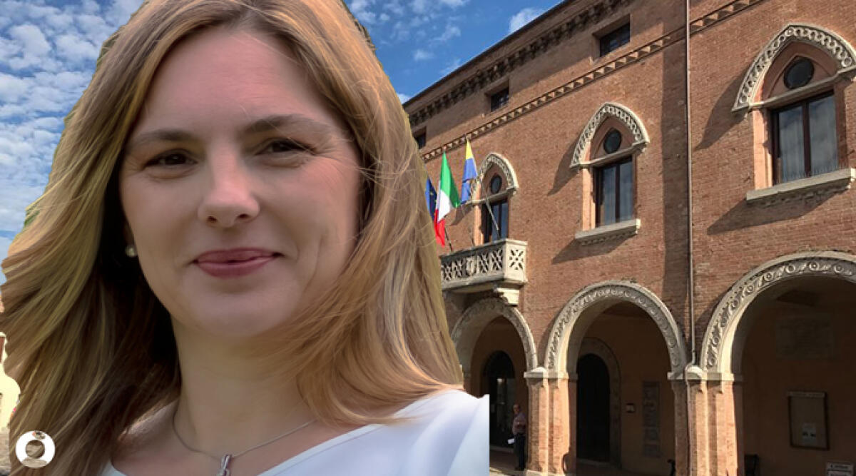 Lara Gobbi sindaca di Verucchio, Baschetti precede Fraternali - Lara Gobbi, sullo sfondo il municipio di Verucchio