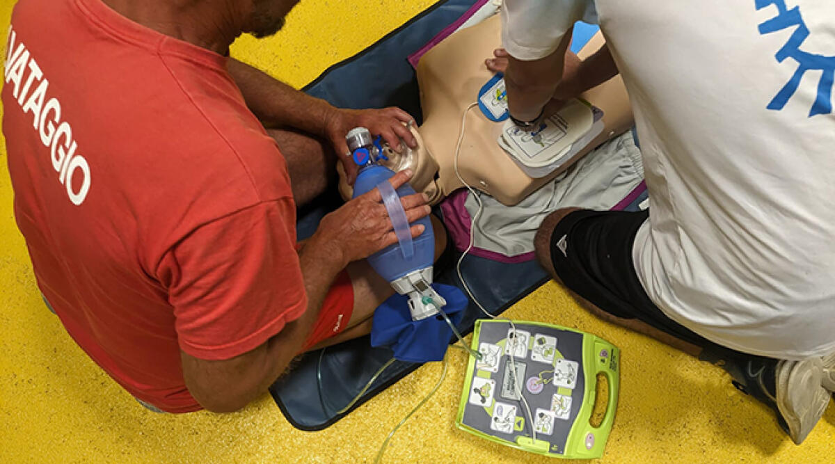 Maggiore sicurezza sulle spiagge di Rimini: formazione avanzata per i bagnini nell'uso dell'ossigeno medicale - Il corso di salvataggio
