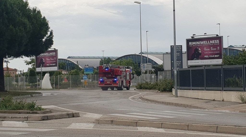 Le prime immagini delle operazioni alla Fiera di Rimini