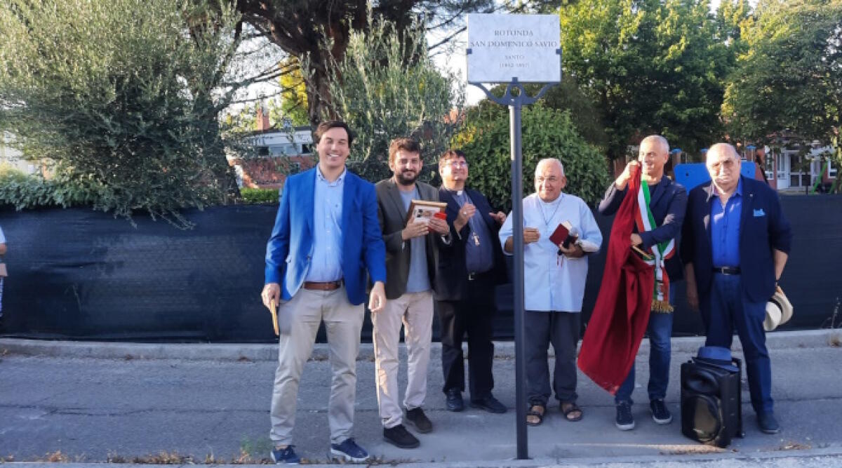 Intitolata al Santo Domenico una rotonda ai Padulli: alla cerimonia il vescovo Nicolò Anselmi e il sindaco Jamil Sadegholvaad - L'inaugurazione ai Padulli