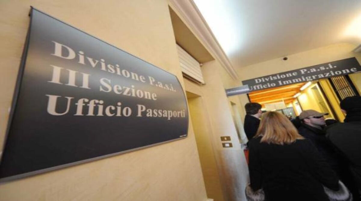 File all’ufficio immigrazione: la Questura fa chiarezza - Ufficio stranieri Rimini (repertorio)