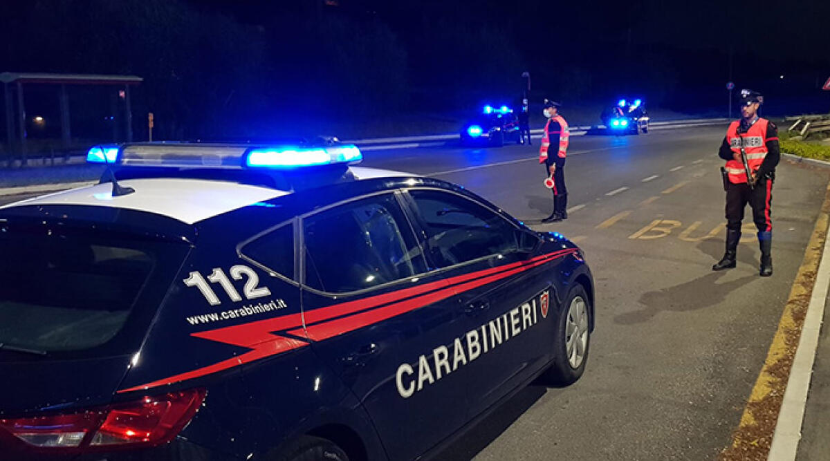 Ruba lo smartphone, arrestato in flagranza dai Carabinieri - Repertorio