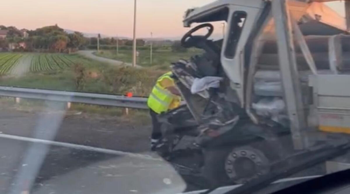 Due incidenti in A14, 10 feriti di cui gravi una bimba e altri 3 - Uno dei mezzi travolto