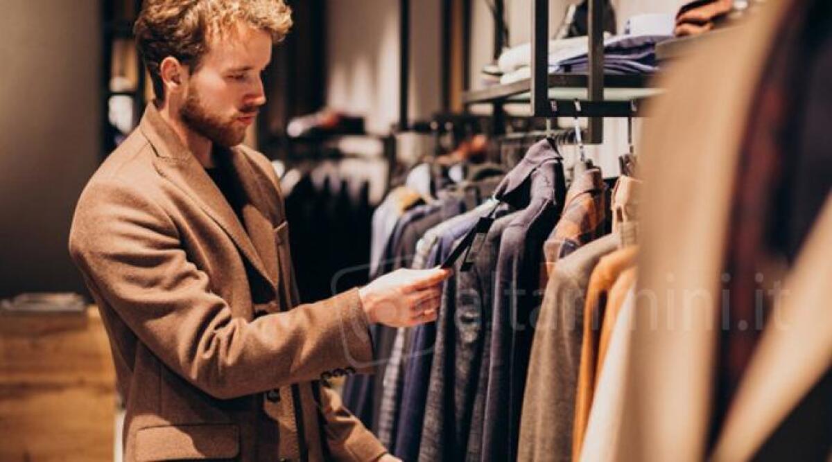 Saldi estivi: gli italiani tornano a consumare dopo due anni di alta inflazione - Repertorio