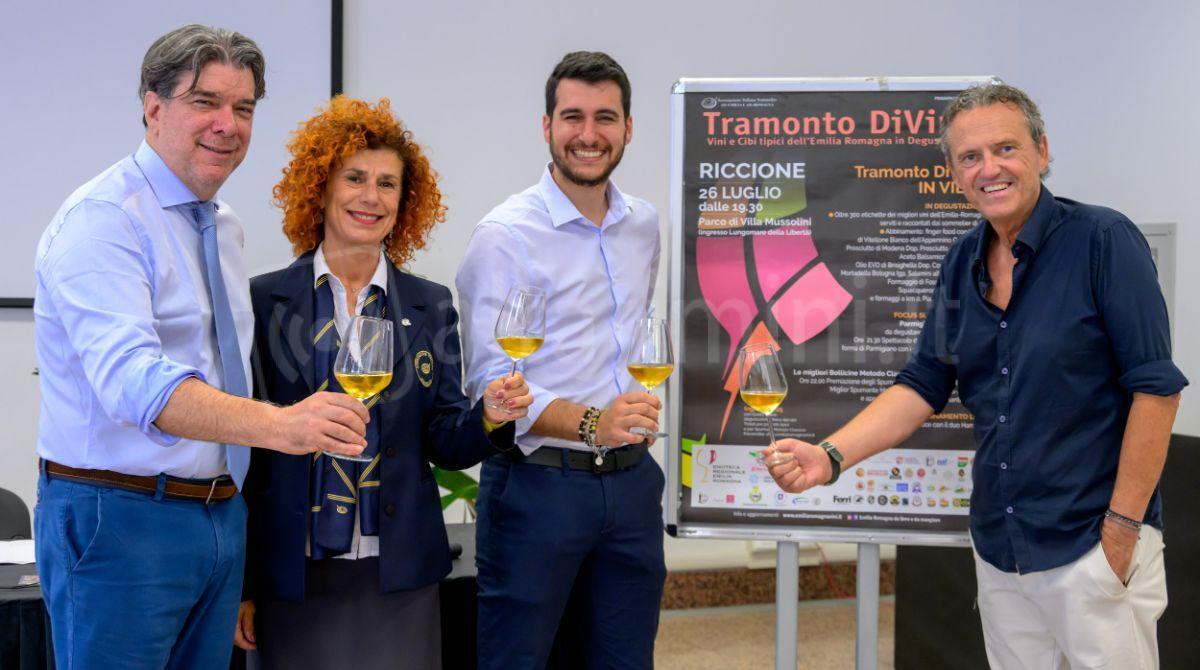 Riccione brinda al Tramonto DiVino tra sommelier e Parmigiano Reggiano Dop -