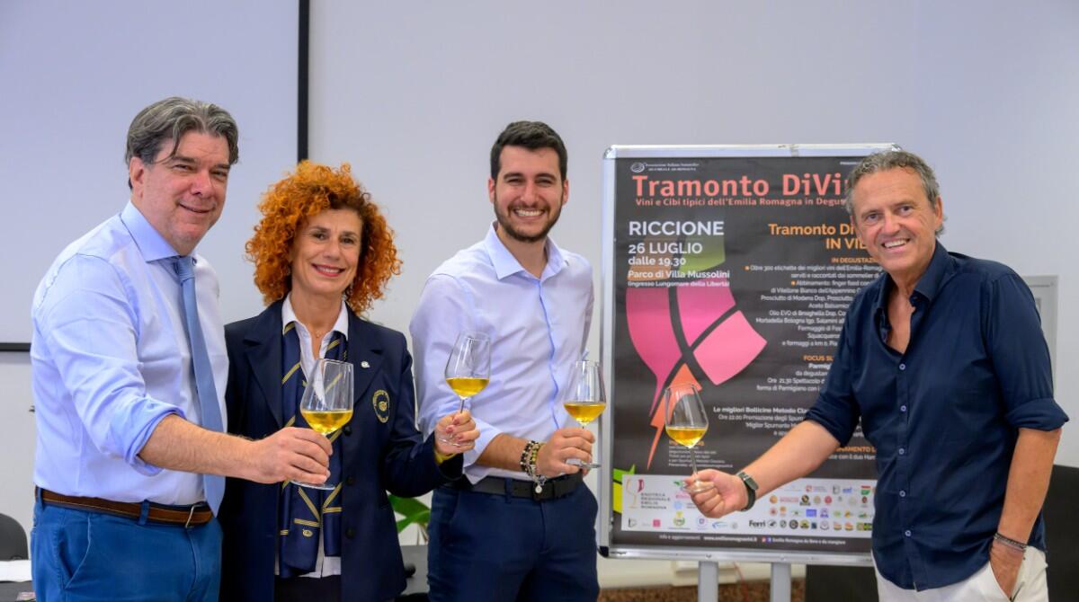 A Riccione sbarca il meglio dell' Emilia-Romagna del vino e del gusto - Claudio Montanari e Federalberghi Angela