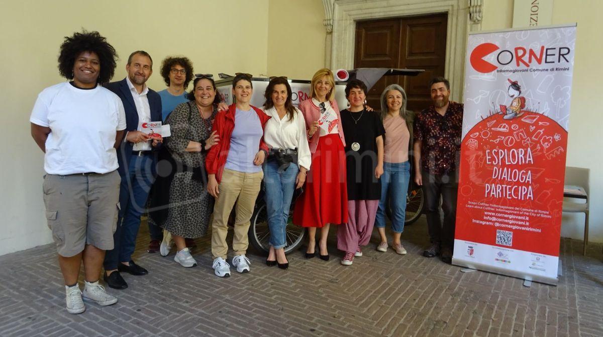 Successo per lo sportello "CoRNer Informagiovani": nuovo hub per opportunità e supporto ai giovani - 