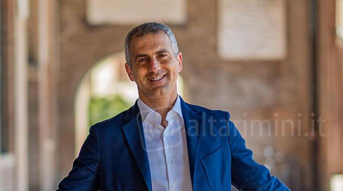 Rimini, orgoglio olimpico: il sindaco Sadegholvaad celebra gli atleti diretti a Parigi 2024 - Il Presidente della provincia di Rimini Jamil Sadegholvaad