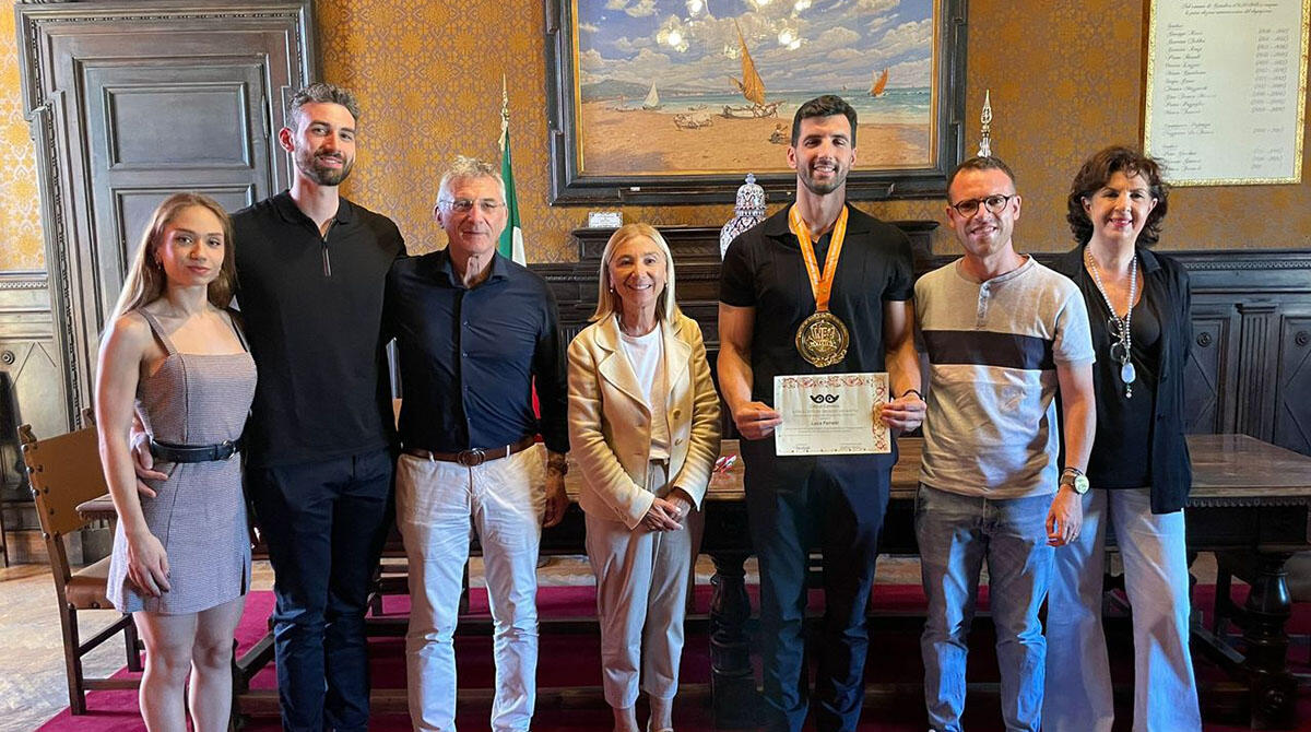 Natural Body Building: il cattolichino Luca Ferretti sul tetto del mondo - Luca Ferretti, neo campione mondiale di Natural Body, premiato dall'Amministrazione Comunale di Cattolica