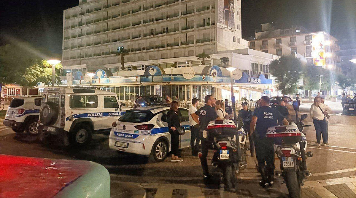 "Notte Rosa in sicurezza a Riccione", il plauso della Sindaca alla Polizia Locale - Controlli della Polizia Locale di Riccione