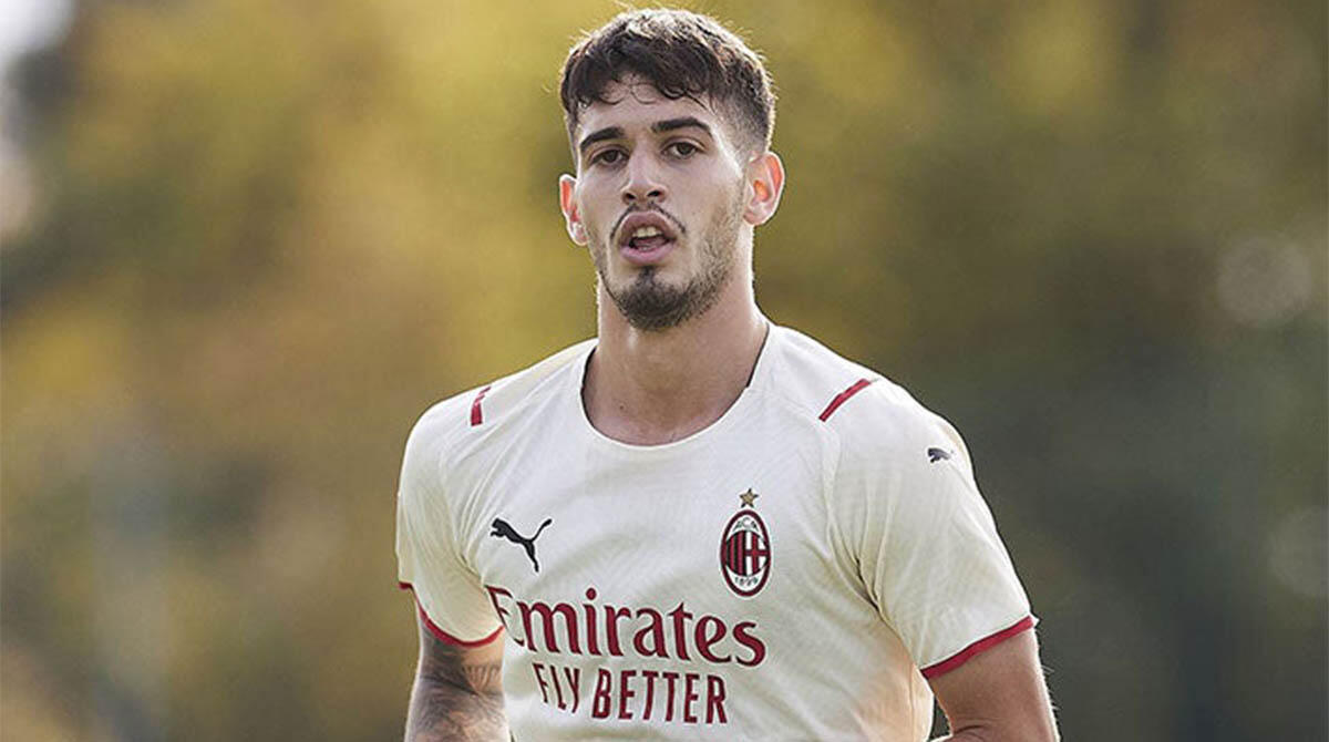 Rimini: idea Andrea Capone ex Milan, attaccante 2002. Lista convocati aggiornata e formazione - Andrea Capone con la maglia del Milan PH AC MILAN