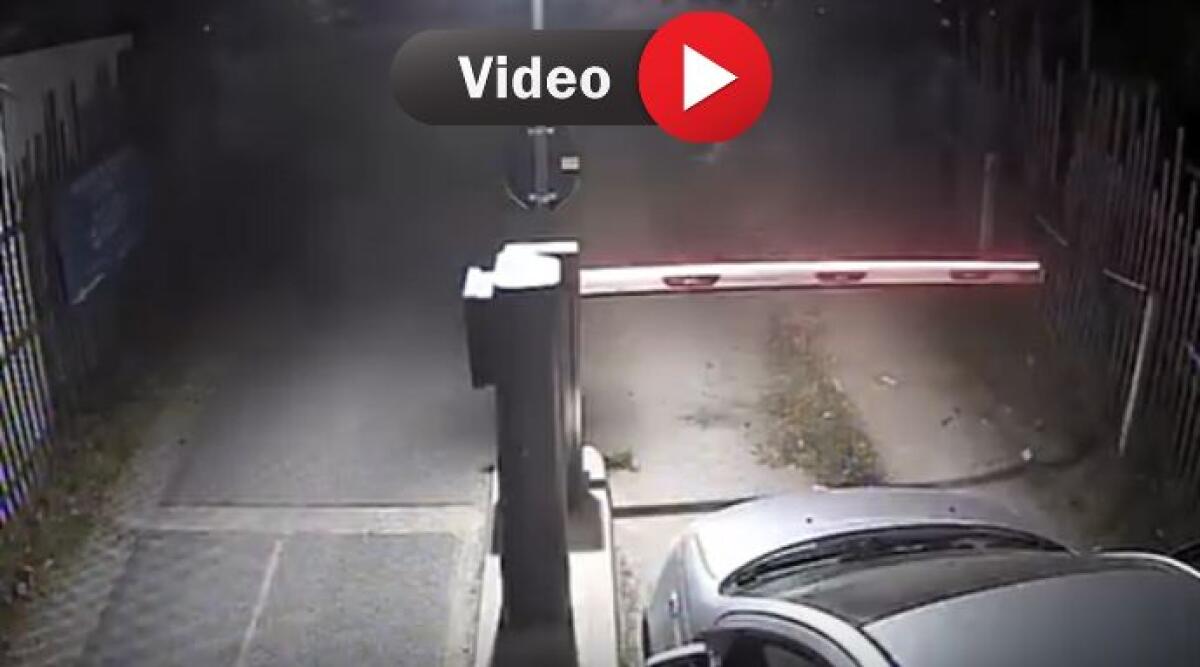 Aggressione a scopo di rapina: imprenditore condivide video shock su facebook - Un fermo immagine del video