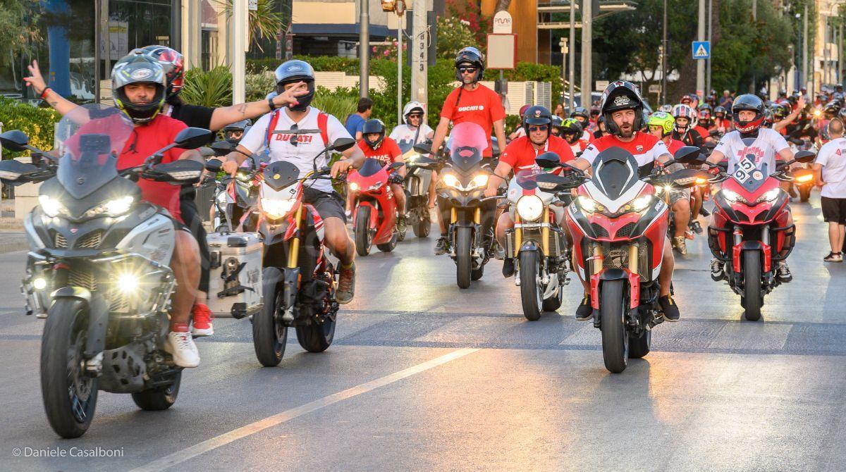 World Ducati Week: come cambia la viabilità a Riccione per la "Parata dei ducatisti" - Sfilata Ducati Riccione - Ph Casalboni