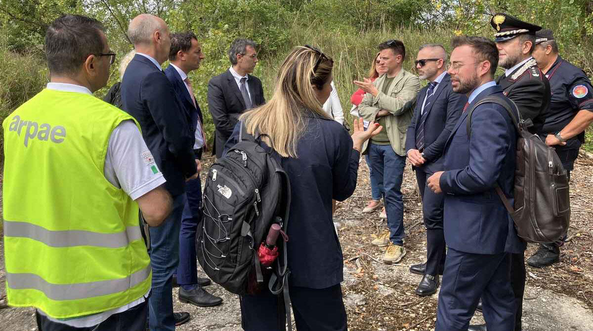 Rifiuti abbandonati alla ex cartiera di Santarcangelo, il Governo sollecita la Regione - 