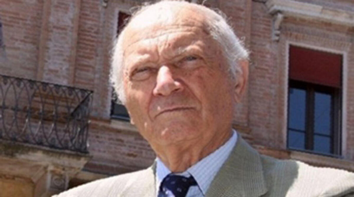 La rotonda di San Vito intitolata allo storico presidente di Banca Malatestiana -