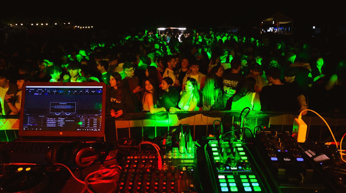 Si balla fino all'alba sotto il cielo della Valmarecchia: 3ª edizione per il MuMa Festival - Muma Festival, centro sportivo di Maiolo