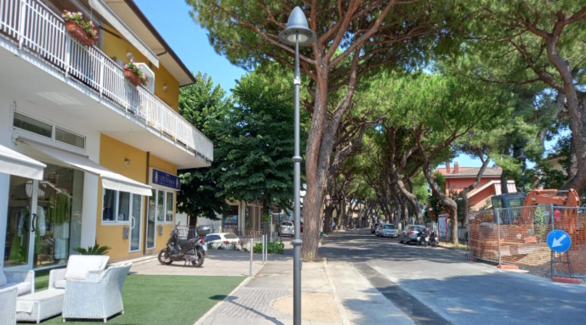 Ecco i nuovi pali dell’illuminazione in Corso Fratelli Cervi a Riccione Paese - I nuovi pali dell'illuminazione