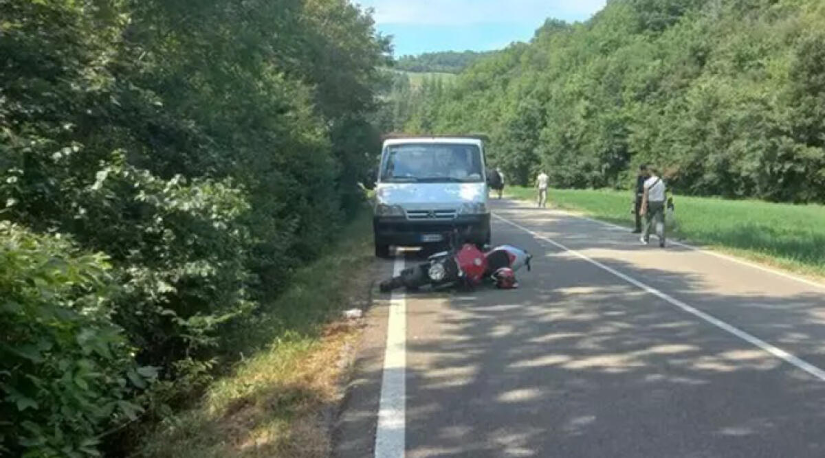 Incidente in moto nell'Appennino Reggiano, muore volontaria dei vigili del fuoco - Foto Ansa