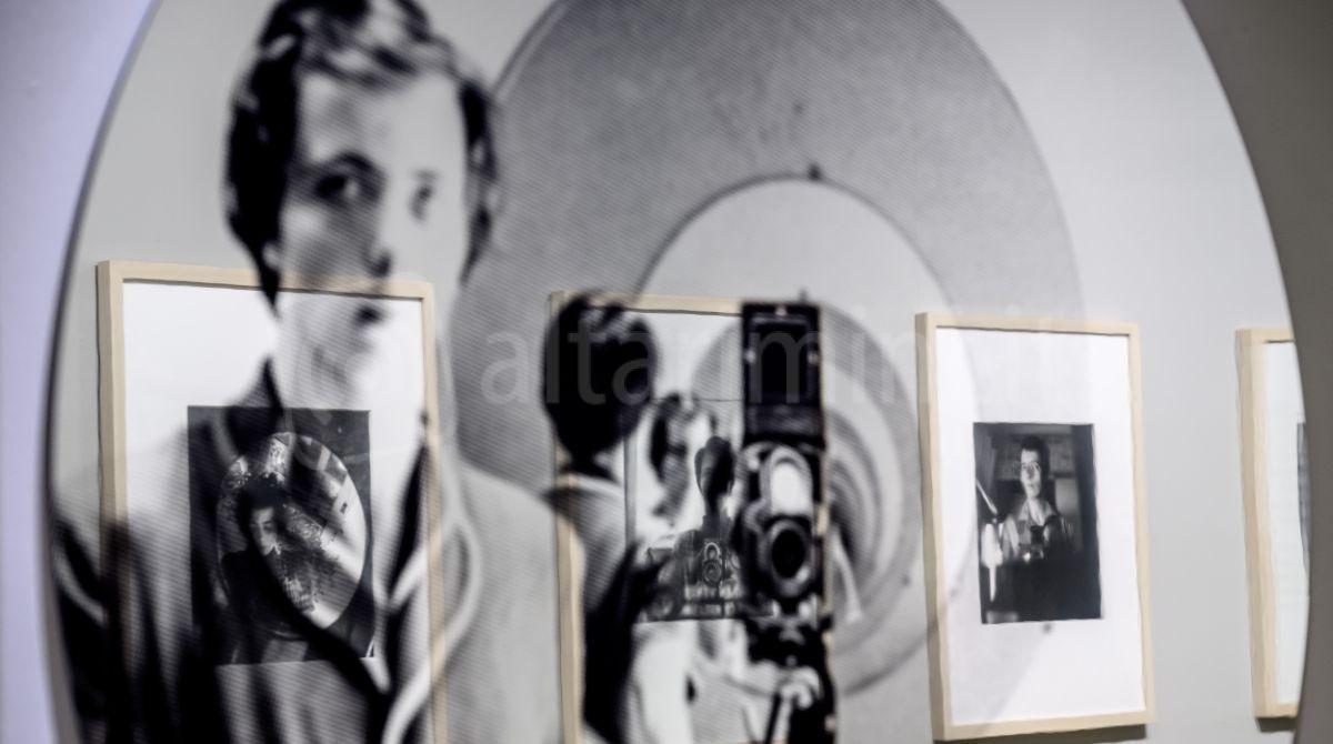 Sotto il sole di Riccione eventi, cinema, danza ed uno speciale musical - Uno scatto dalla Mostra Vivan Maier - ph Casalboni