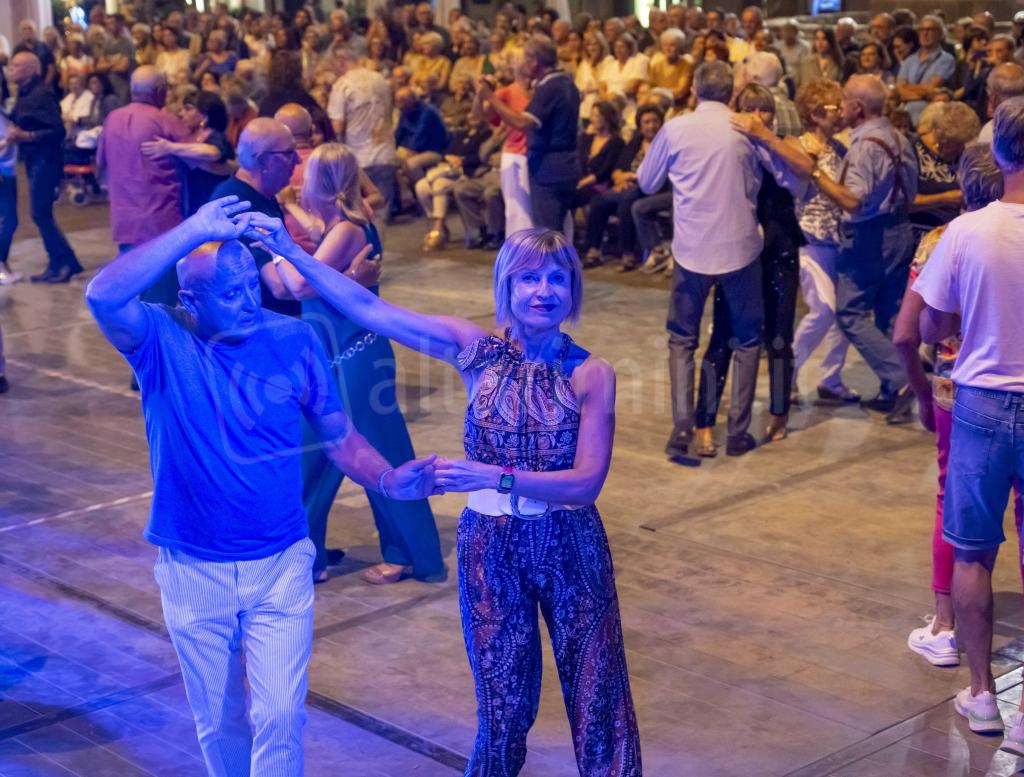 Rimini; 04/07/2023: Notte Rosa Weekend Dance, ballo centri per anziani in piazza Cavour©Riccardo Gallini /GRPhoto