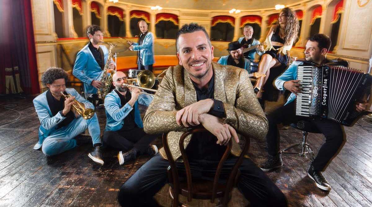 "Balamondo" Rimini diventa la capitale del folk romagnolo - Mirko Casadei e la sua orchestra