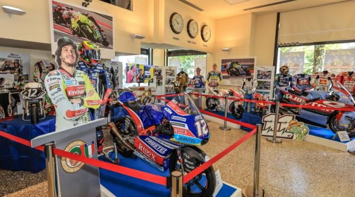 Taglio del nastro di 'Stelle in pista' dedicata a otto pioti del Moto Club Renzo Pasolini - 