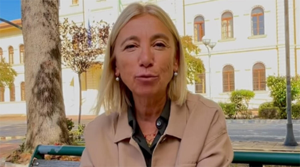 Via del Giglio: la sindaca Foronchi difende la riqualificazione e la sostituzione dei pini - Franca Faronchi