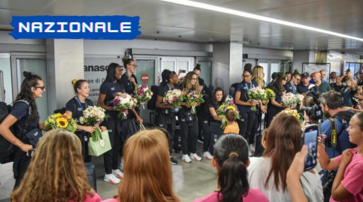 Parigi, l'applauditissimo ritorno degli azzurri vincitori -