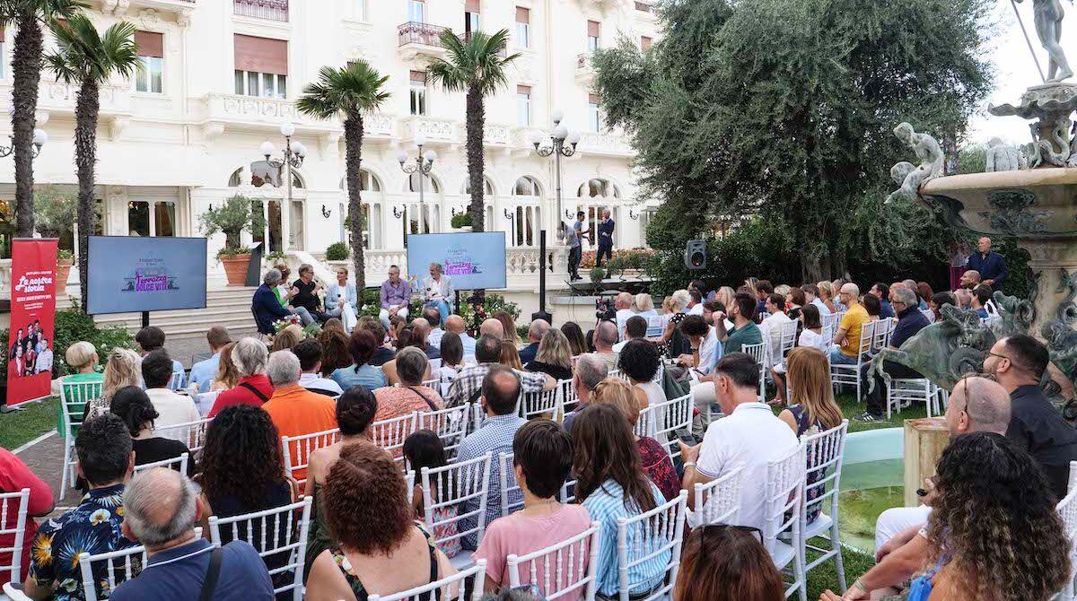 Giancarlo Giannini e Den Harrow alla Terrazza della Dolce Vita a Rimini - La terrazza del Grand Hotel - GRPhoto