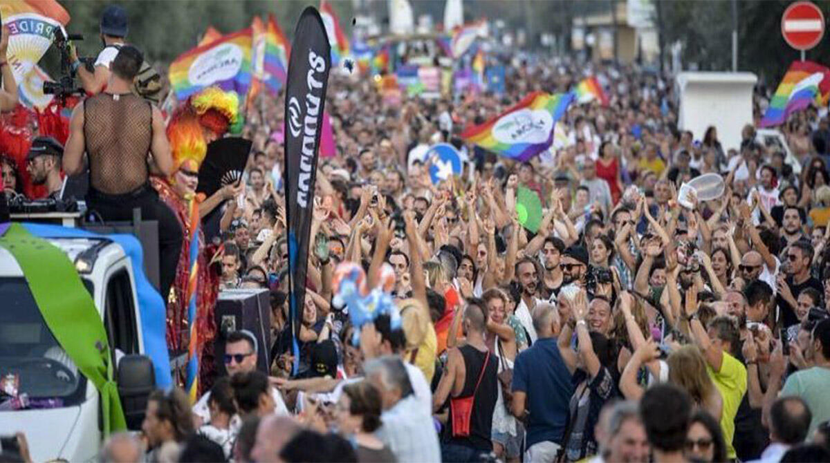 Tutto pronto per la parata del Summer Pride: ecco le modifiche alla circolazione - Foto da Visit Rimini