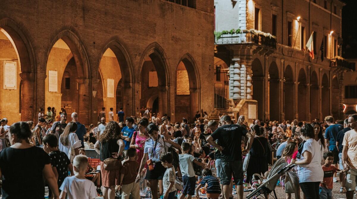 Rimini il mercoledì sera: non solo shopping ma tanta cultura - Il mercatino dei bambini